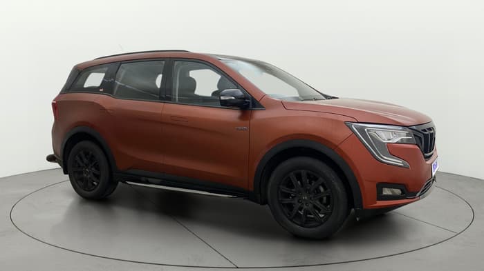 2024 Mahindra XUV700 AX 7 LUXURY P AT 7 STR, Petrol, Automatic, 28,763 km, Right Front Diagonal