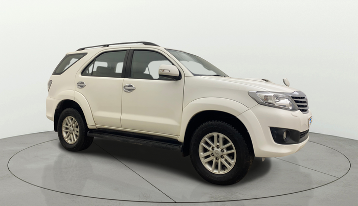 2014 Toyota Fortuner 3.0 4X2 AT, Diesel, Automatic, 89,942 km, Right Front Diagonal