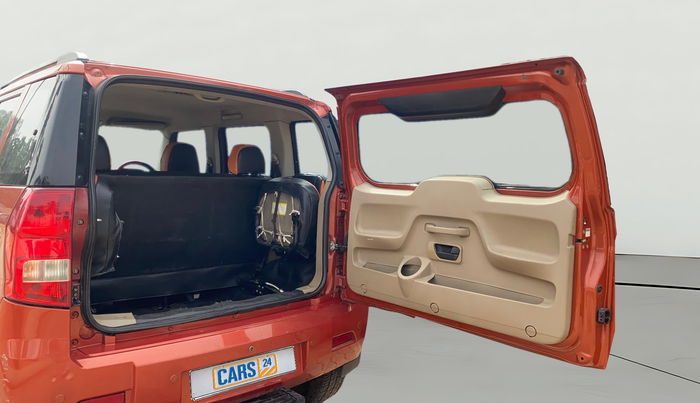 2016 Mahindra TUV300 T8, Diesel, Manual, 1,39,938 km, Boot Door Open