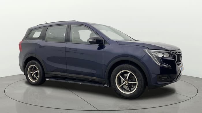 2022 Mahindra XUV700 MX P MT 5 STR, Petrol, Manual, 47,187 km, Right Front Diagonal