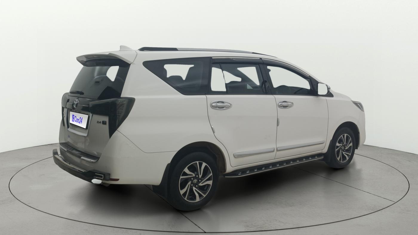 2024 Toyota Innova Crysta GX Plus 8 STR, Diesel, Manual, 69,437 km, Right Back Diagonal