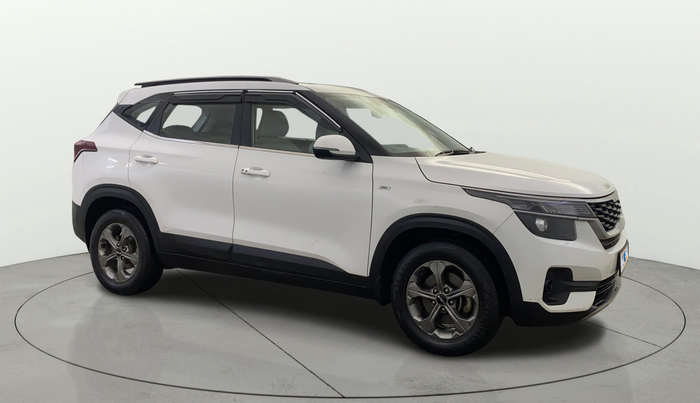 2023 KIA SELTOS HTK PLUS 1.5 IMT, Petrol, Manual, 28,389 km, Right Front Diagonal