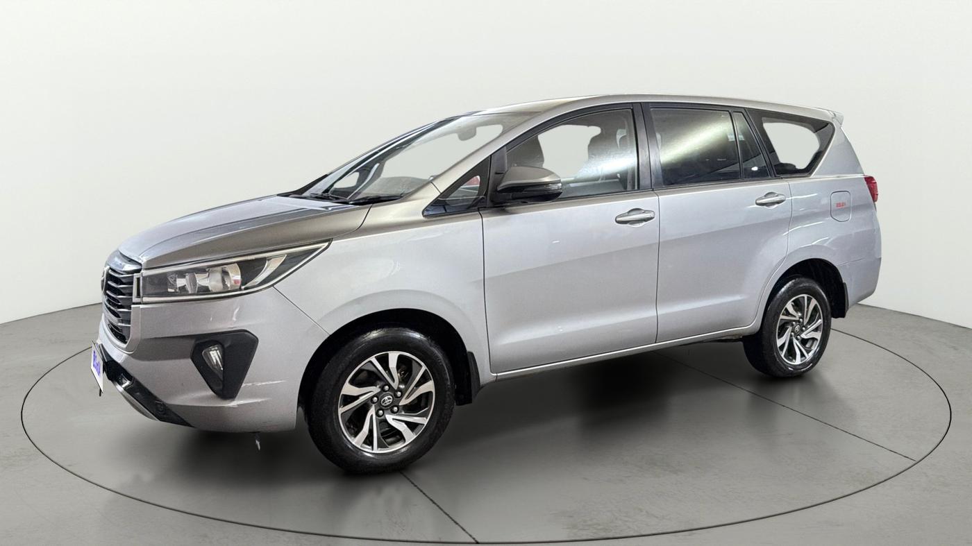 2022 Toyota Innova Crysta 2.4 G 8 STR, Diesel, Manual, 62,800 km, Left Front Diagonal