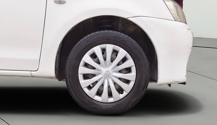 2013 Toyota Etios Liva GD, Diesel, Manual, 1,19,066 km, Right Front Wheel