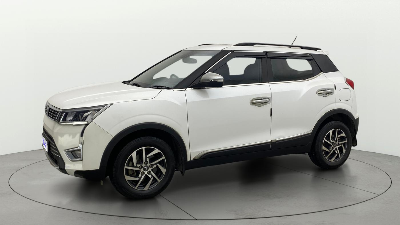 2024 Mahindra XUV300 W8 (O) 1.2 PETROL AMT, Petrol, Automatic, 45,360 km, Left Front Diagonal