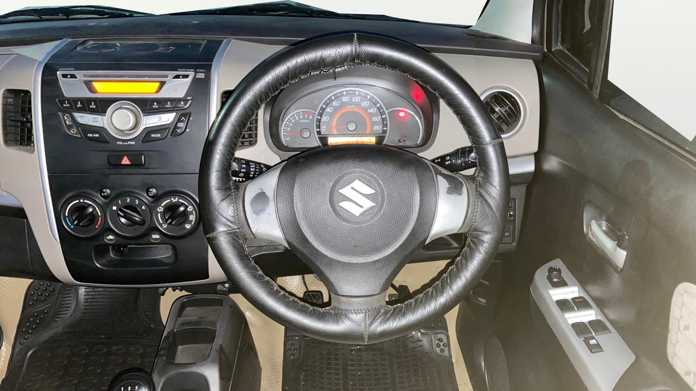 2014 Maruti Wagon R 1.0 VXI, Petrol, Manual, 97,625 km, Steering Wheel Close Up