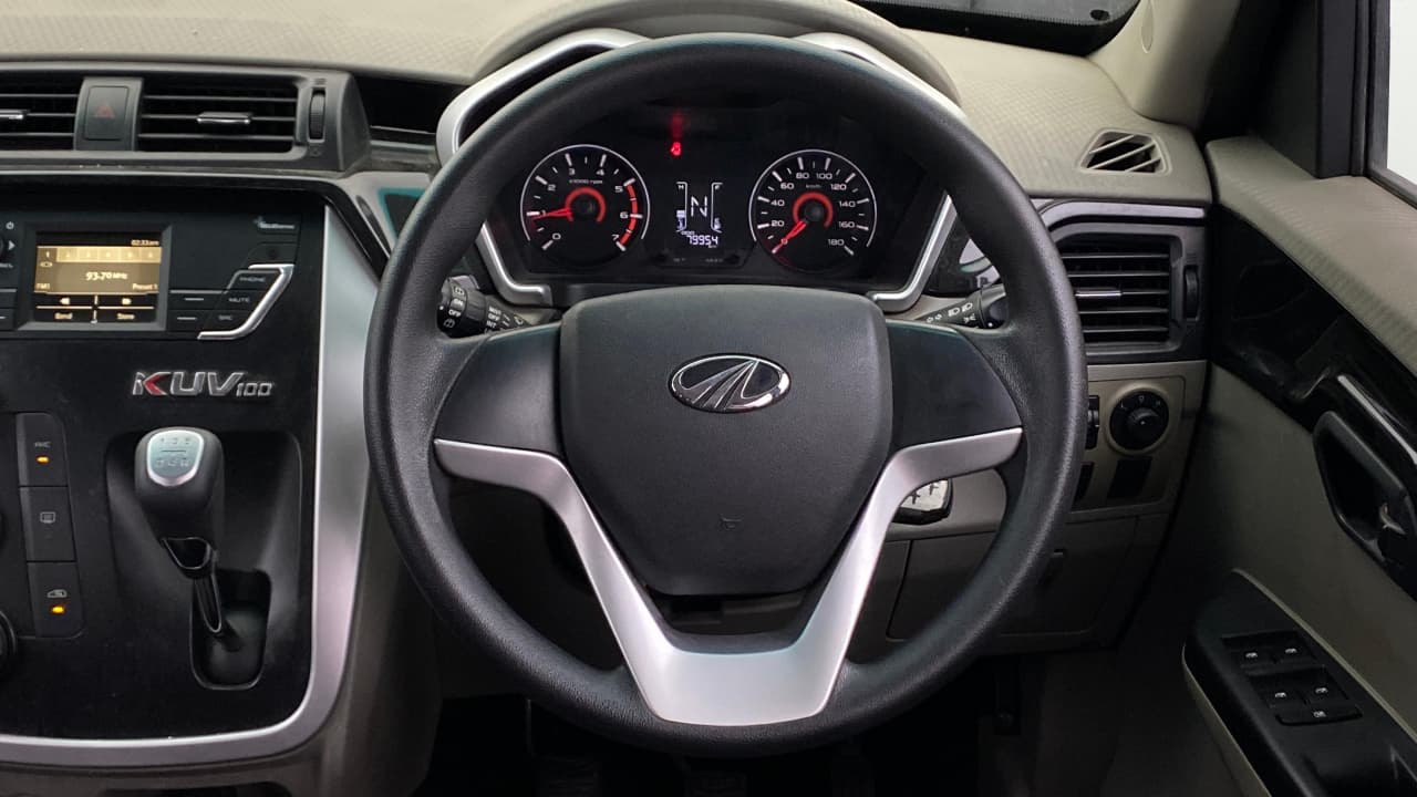 2016 Mahindra Kuv100 K6 6 STR, Petrol, Manual, 79,951 km, Steering Wheel Close Up