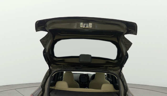 2017 Renault Kwid RXT 1.0 AMT (O), Petrol, Automatic, 13,156 km, Boot Door Open