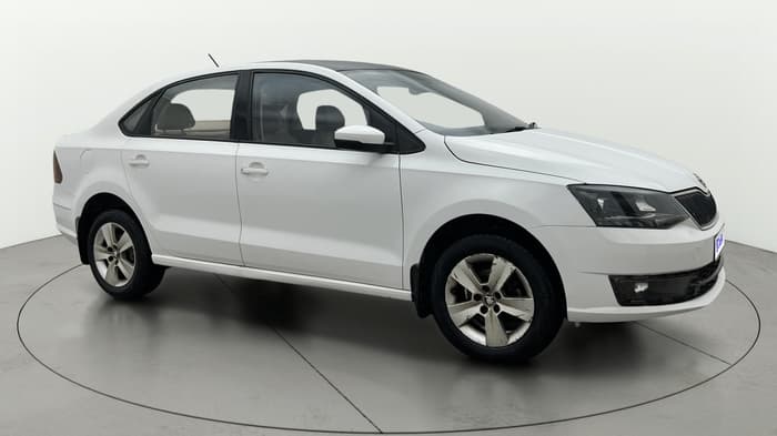 2017 Skoda Rapid 1.6 MPI STYLE PLUS AT, Petrol, Automatic, 1,22,234 km, Right Front Diagonal