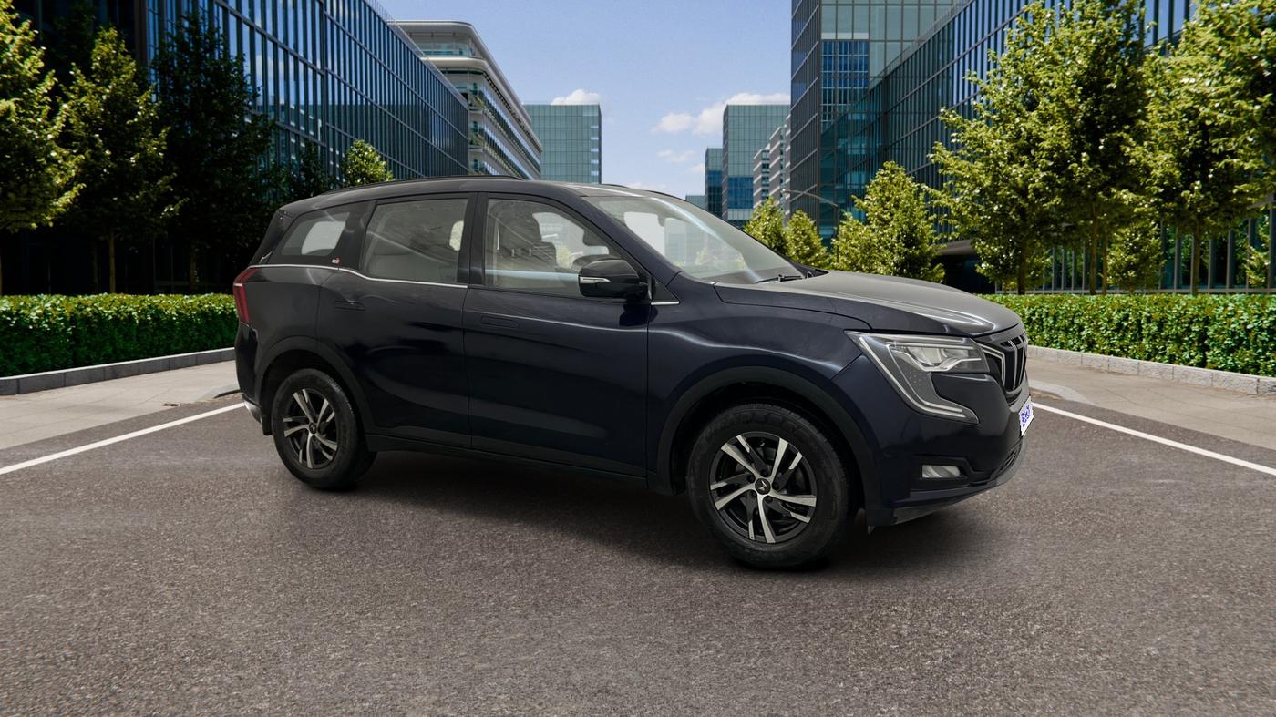 2022 Mahindra XUV700 AX 5 P MT 7 STR, Petrol, Manual, 39,638 km, Right Front Diagonal