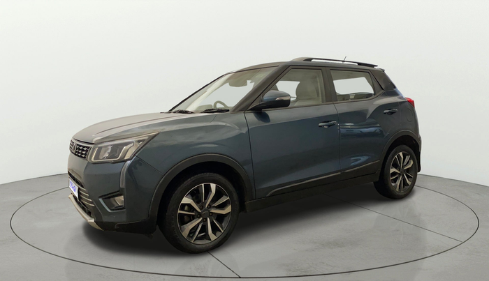 2019 Mahindra XUV300 W8 (O) 1.5 DIESEL AMT, Diesel, Automatic, 81,169 km, Left Front Diagonal