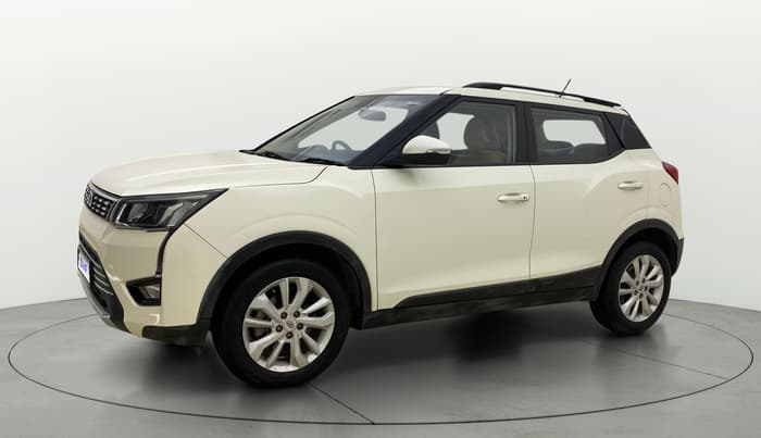 2020 Mahindra XUV300 W8 1.5 DIESEL, Diesel, Manual, 1,04,864 km, Left Front Diagonal