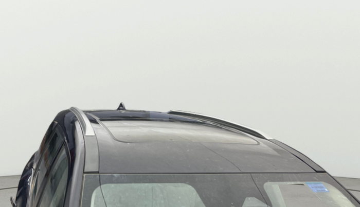 2022 Mahindra XUV700 AX 7 LUXURY P AT 7 STR, Petrol, Automatic, 20,821 km, Roof