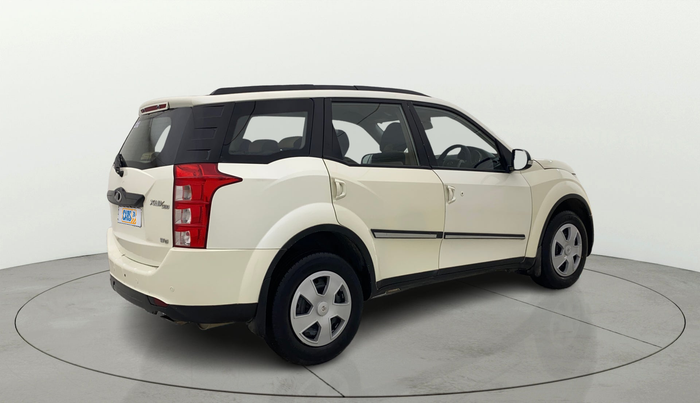 2017 Mahindra XUV500 W6, Diesel, Manual, 1,49,587 km, Right Back Diagonal