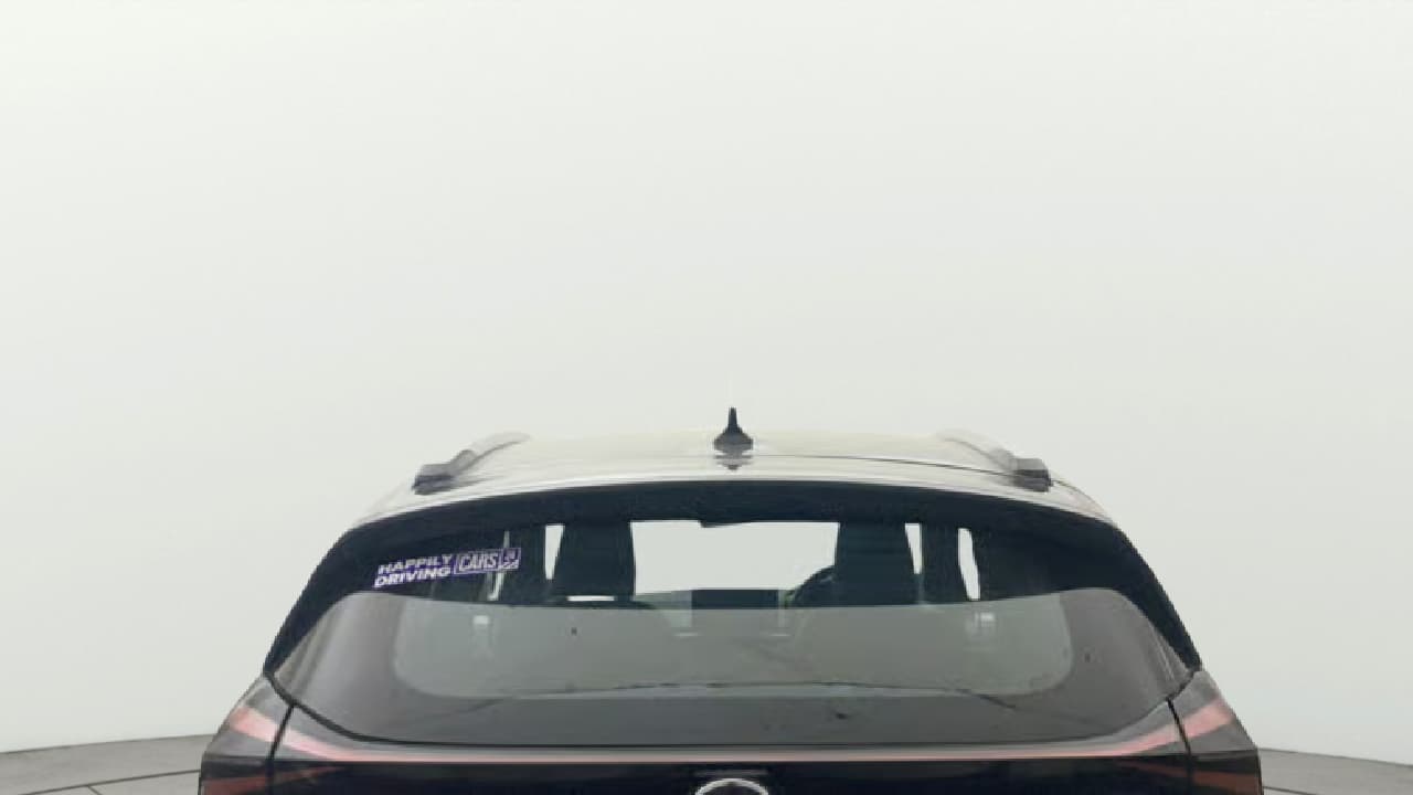 2023 Tata NEXON FEARLESS PURPLE + SUNROOF DCA DUAL TONE 1.2 PETROL, Petrol, Automatic, 29,236 km, Rear Windshield
