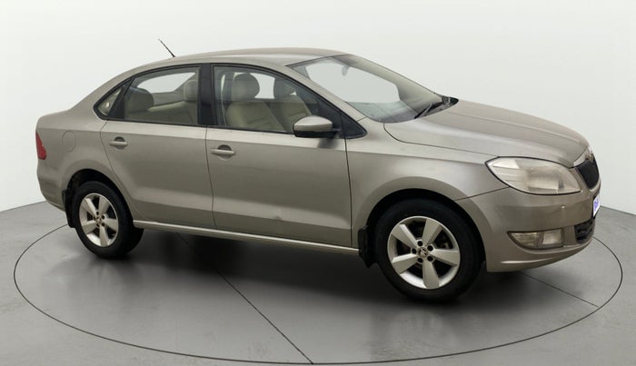 2016 Skoda Rapid AMBITION 1.6 MPI MT, Petrol, Manual, 82,089 km, SRP