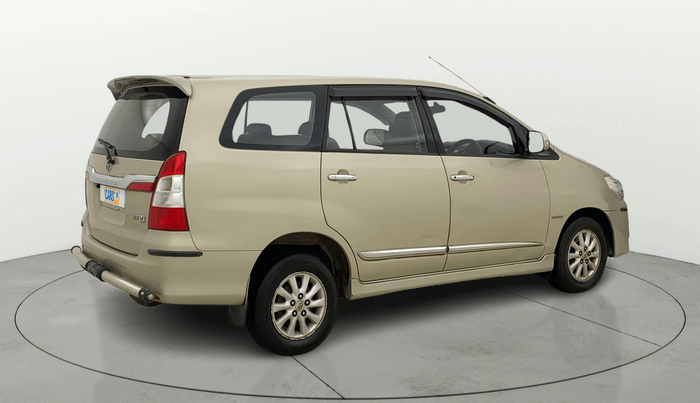 2014 Toyota Innova 2.5 VX 8 STR, Diesel, Manual, 79,175 km, Right Back Diagonal