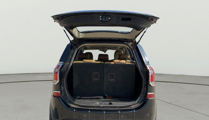 2019 Mahindra XUV500 W11 AT, Diesel, Automatic, 53,985 km, Boot Door Open