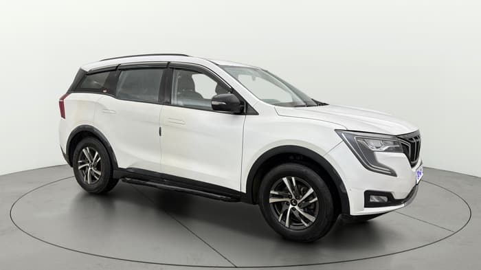 2024 Mahindra XUV700 AX 5 P MT 7 STR, Petrol, Manual, 61,483 km, Right Front Diagonal