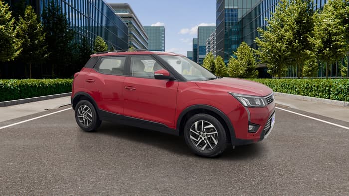 2022 Mahindra XUV300 W8 (O) 1.2 PETROL, Petrol, Manual, 15,519 km, Right Front Diagonal