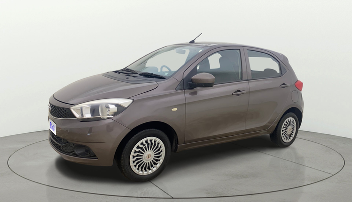2017 Tata Tiago XT PETROL, Petrol, Manual, 30,618 km, Left Front Diagonal