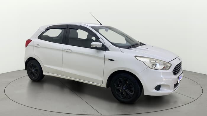 2017 Ford New Figo TITANIUM 1.2 PETROL MT, CNG, Manual, 49,040 km, Right Front Diagonal