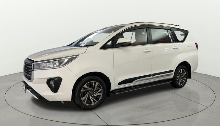 2022 Toyota Innova Crysta 2.7 GX AT 7 STR, Petrol, Automatic, 37,081 km, Left Front Diagonal
