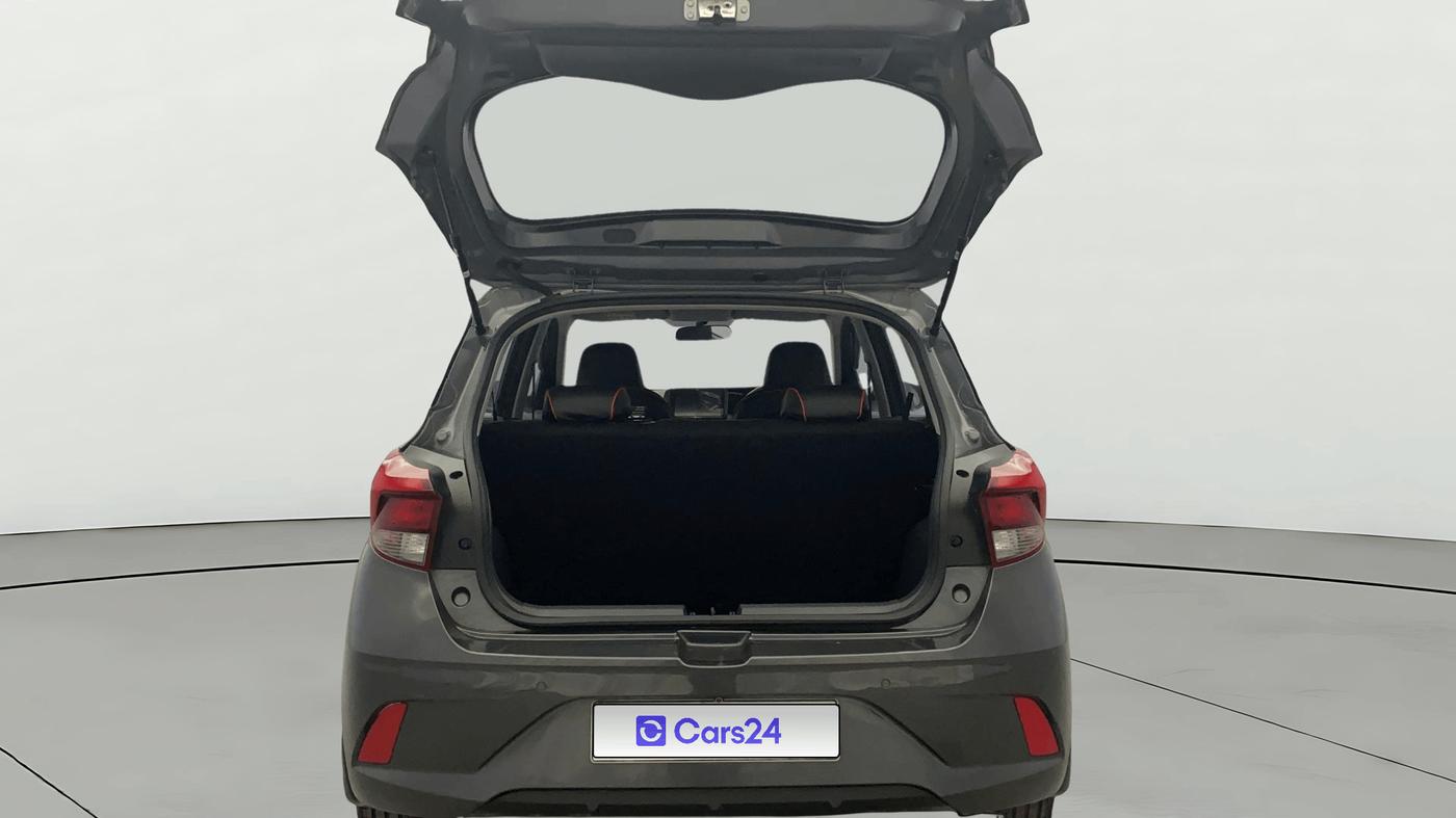 2024 Hyundai GRAND I10 NIOS ERA 1.2 KAPPA VTVT, Petrol, Manual, 4,880 km, Boot Door Open