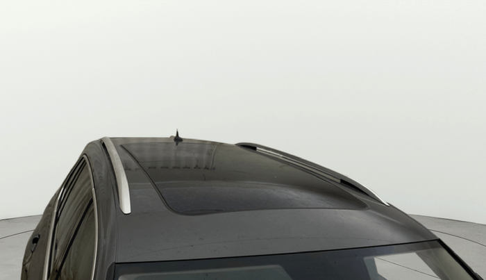 2018 Volkswagen TIGUAN HIGHLINE TDI AT, Diesel, Automatic, 1,41,504 km, Roof