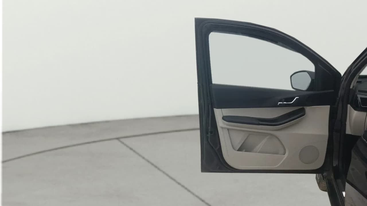 2023 Tata Tiago XZA PLUS PETROL, Petrol, Automatic, 27,220 km, LHS Front Door