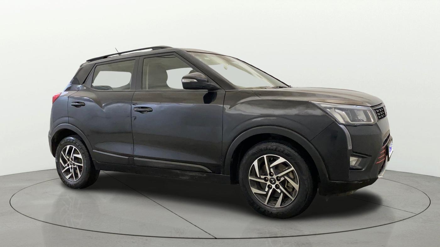 2023 Mahindra XUV300 W8 1.2 PETROL, Petrol, Manual, 60,515 km, SRP