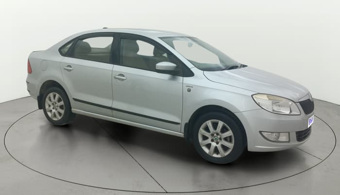 2013 Skoda Rapid AMBITION 1.6 MPI MT, Petrol, Manual, 34,801 km, Right Front Diagonal
