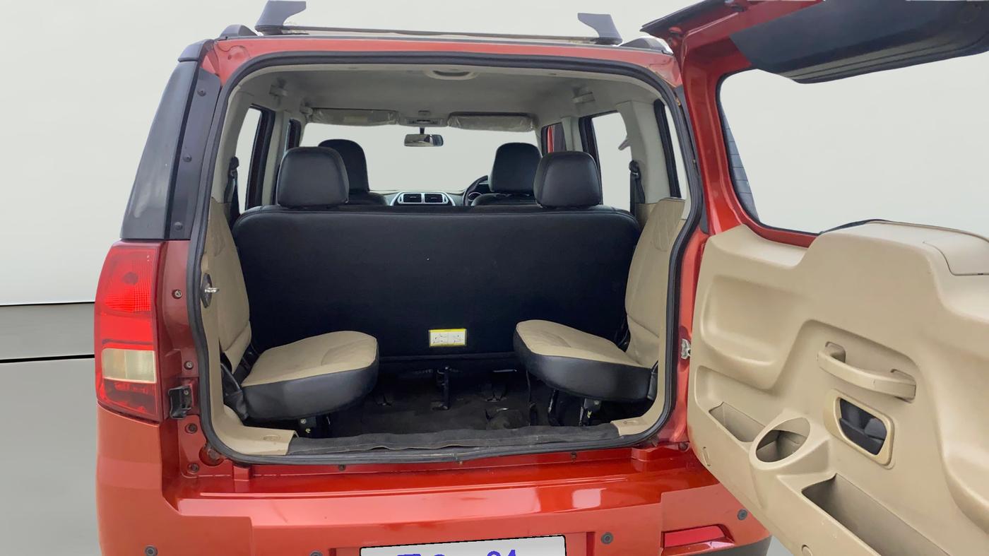 2018 Mahindra TUV300 T10, Diesel, Manual, 63,280 km, Boot Open Zoomed View