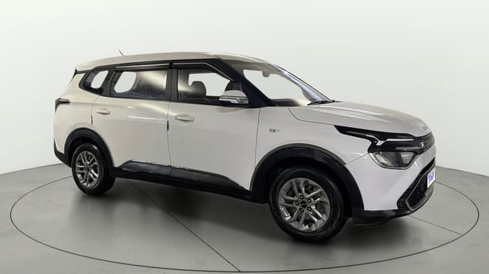 2022 KIA CARENS PREMIUM 1.4 PETROL 7 STR, Petrol, Manual, 73,837 km, Right Front Diagonal