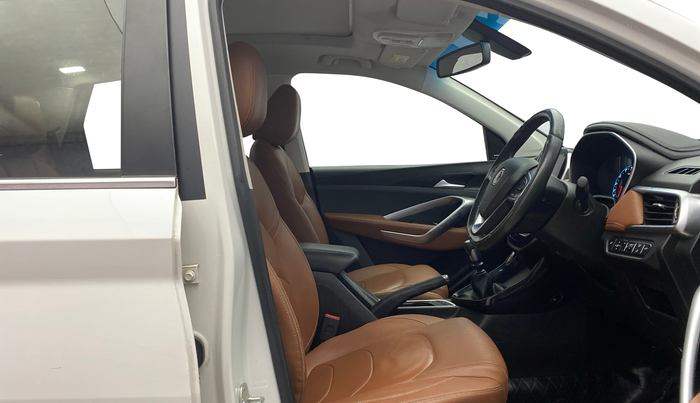 2022 MG HECTOR PLUS SHARP 1.5 PETROL TURBO HYBRID MT 6-STR, Petrol, Manual, 91,014 km, Right Side Front Door Cabin