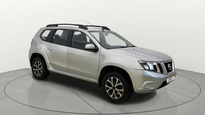 2016 Nissan Terrano XL (P), Petrol, Manual, 1,09,886 km, Right Front Diagonal