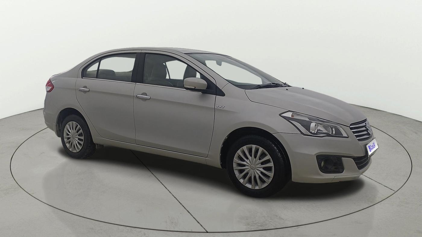 2016 Maruti Ciaz VXI, Petrol, Manual, 400 km, Right Front Diagonal