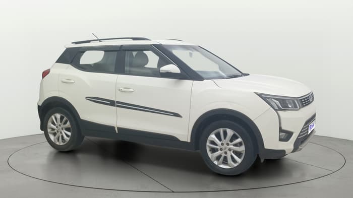 2021 Mahindra XUV300 W8 1.2 PETROL, Petrol, Manual, 71,976 km, Right Front Diagonal