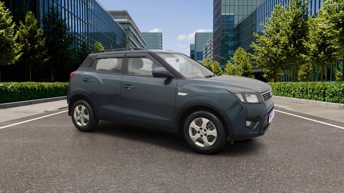 2022 Mahindra XUV300 W6 1.2 PETROL AMT, Petrol, Automatic, 70,092 km, Right Front Diagonal