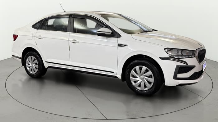 2025 Skoda SLAVIA Classic 1.0L TSI MT, Petrol, Manual, 17,183 km, Right Front Diagonal