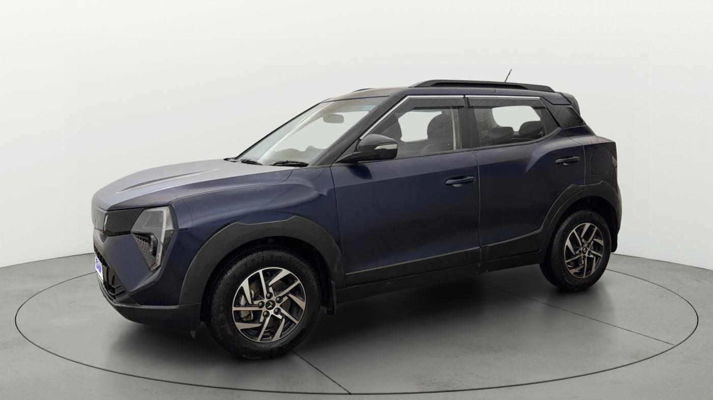 2024 Mahindra XUV 3XO AX5 1.2 L TCMPFi, Petrol, Manual, 8,818 km, Left Front Diagonal