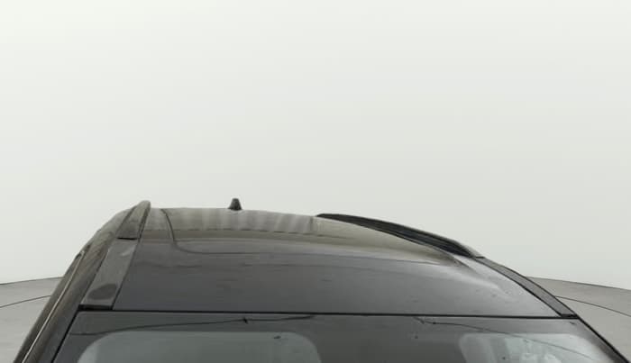 2022 Mahindra XUV700 AX 7 P AT 7 STR, Petrol, Automatic, 78,909 km, Roof