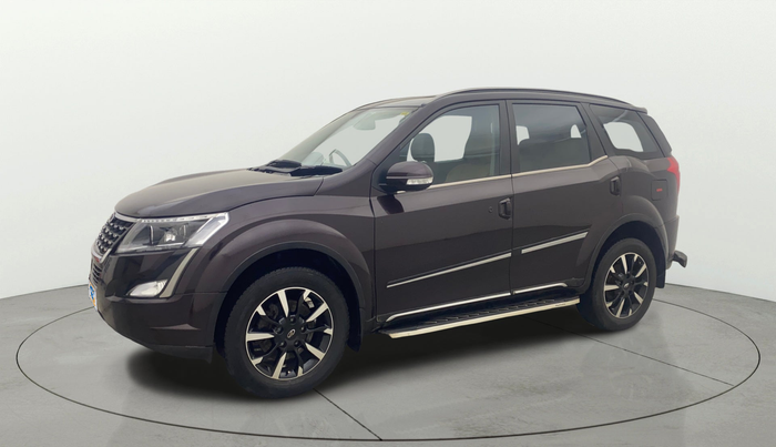 2018 Mahindra XUV500 W11 (O) AT, Diesel, Automatic, 24,675 km, Left Front Diagonal