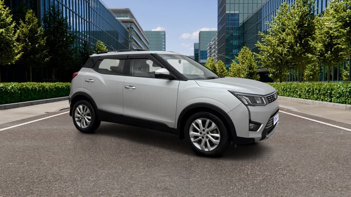 2021 Mahindra XUV300 W8 1.2 PETROL, Petrol, Manual, 35,794 km, Right Front Diagonal