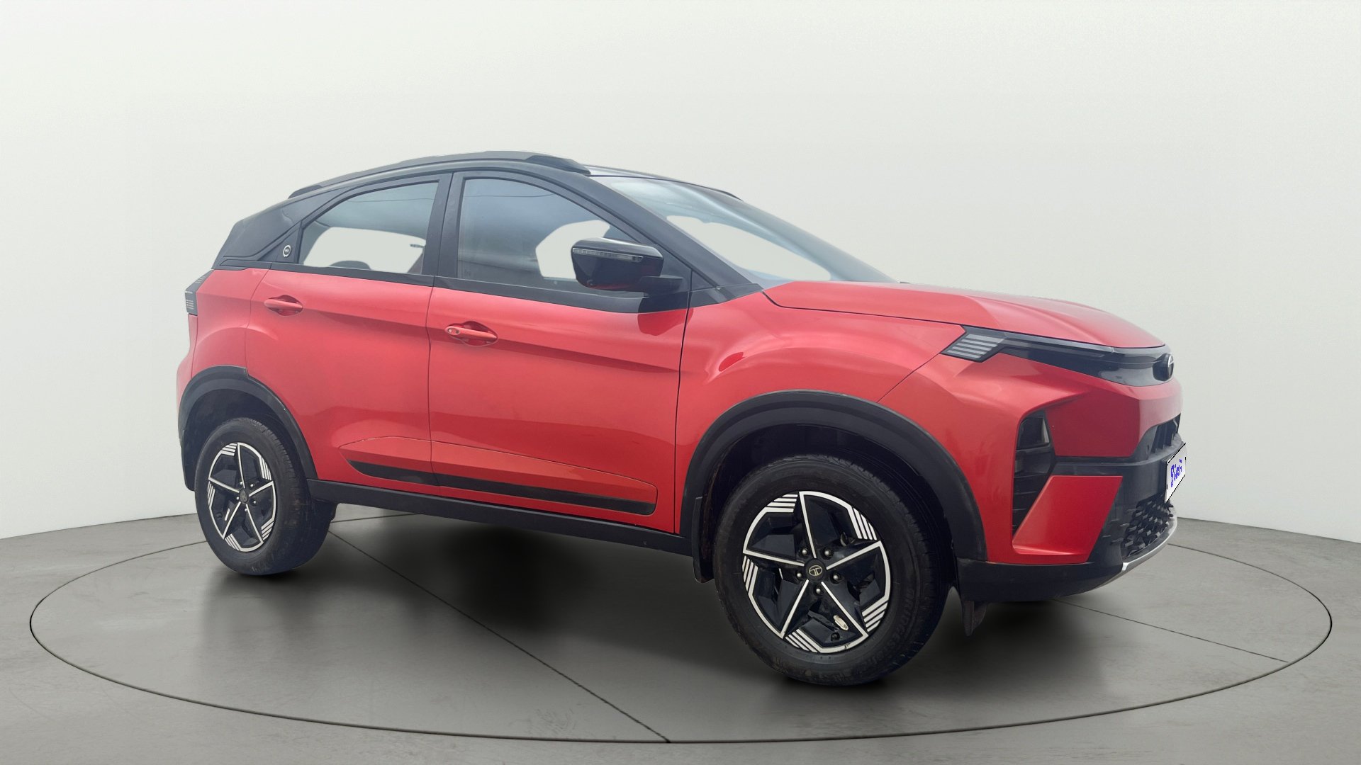 2023 Tata Nexon FEARLESS + SUNROOF DCA DUAL TONE 1.2 PETROL