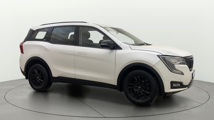 2022 Mahindra XUV700 AX 5 P AT 5 STR, Petrol, Automatic, 76,422 km, Right Front Diagonal