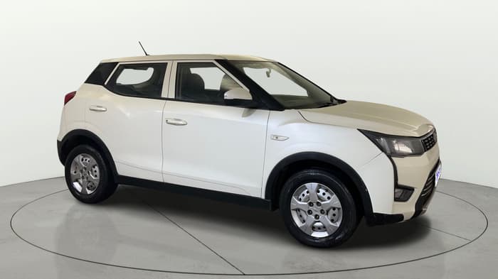 2020 Mahindra XUV300 W4 1.5 DIESEL, Diesel, Manual, 75,621 km, Right Front Diagonal