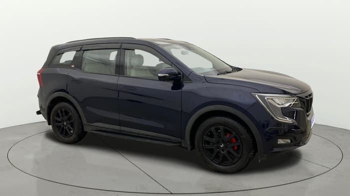 2024 Mahindra XUV700 AX 7 Luxury Pack Petrol AT 6 STR, Petrol, Automatic, 2,678 km, Right Front Diagonal