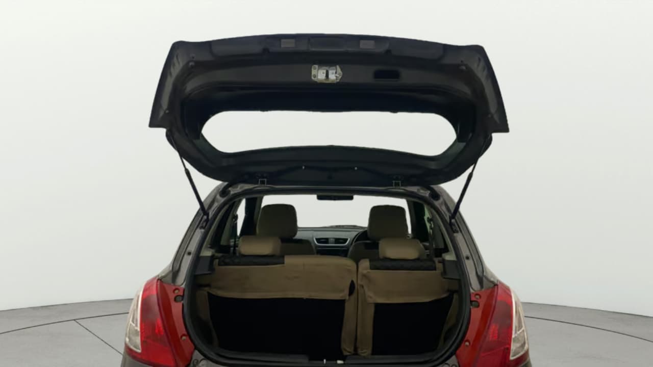 2015 Maruti Swift VXI, Petrol, Manual, 85,193 km, Boot Open Zoomed View