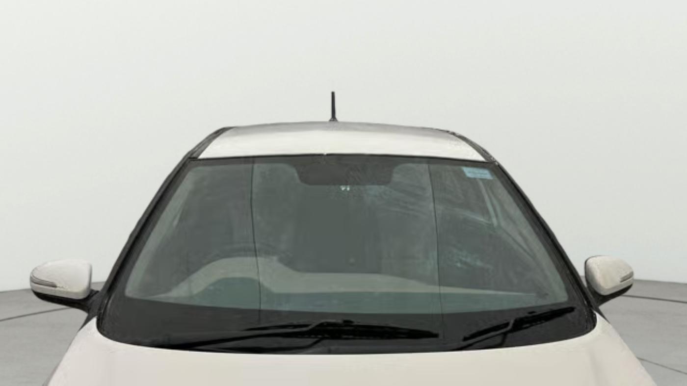2015 Hyundai Elite i20 ASTA 1.2, Petrol, Manual, 1,08,297 km, Front Windshield